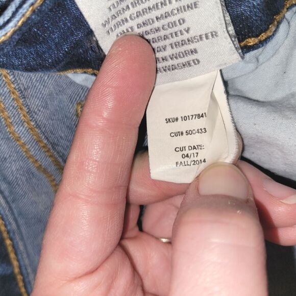 Torrid Distressed Skinny Jeans 20 - Picture 7 of 11